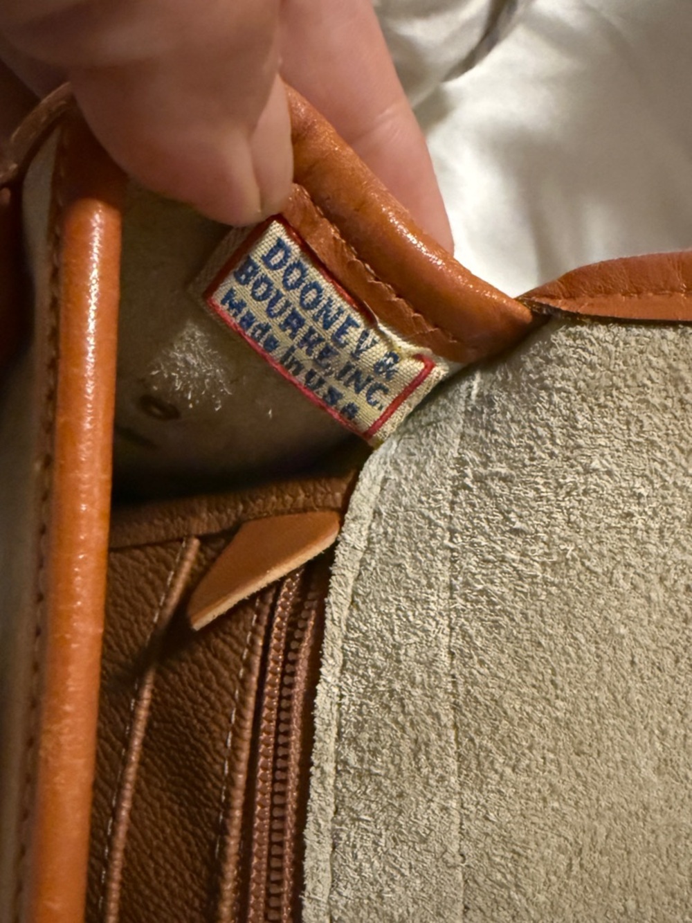 Vintage Dooney & Bourke R125 Bone British Tan All Weather Leather shoulder bag - Picture 10 of 13